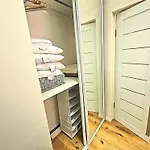 Nissalabella *